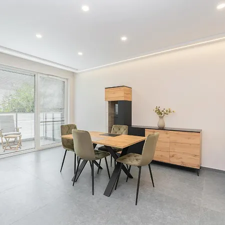 Baltic Emerald Cozy Near The Sea And Polsat Arena Stadion Stadium With Roof Terrace Free Parking Letnica Apartament Gdańsk